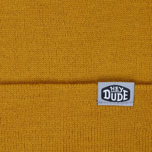 44432-266_HEYDUDECUFFBEANIE_CAMEL_DETAIL-scaled-1.jpg